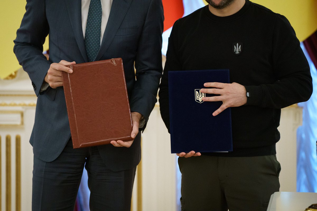 Despite Russia’s relentless assault, Ukrainians are standing strong. We need to continue standing with them. That’s why, today, President @ZelenskyyUa and I signed a historic security agreement. With this agreement, Canada is going to provide Ukraine with more critical military