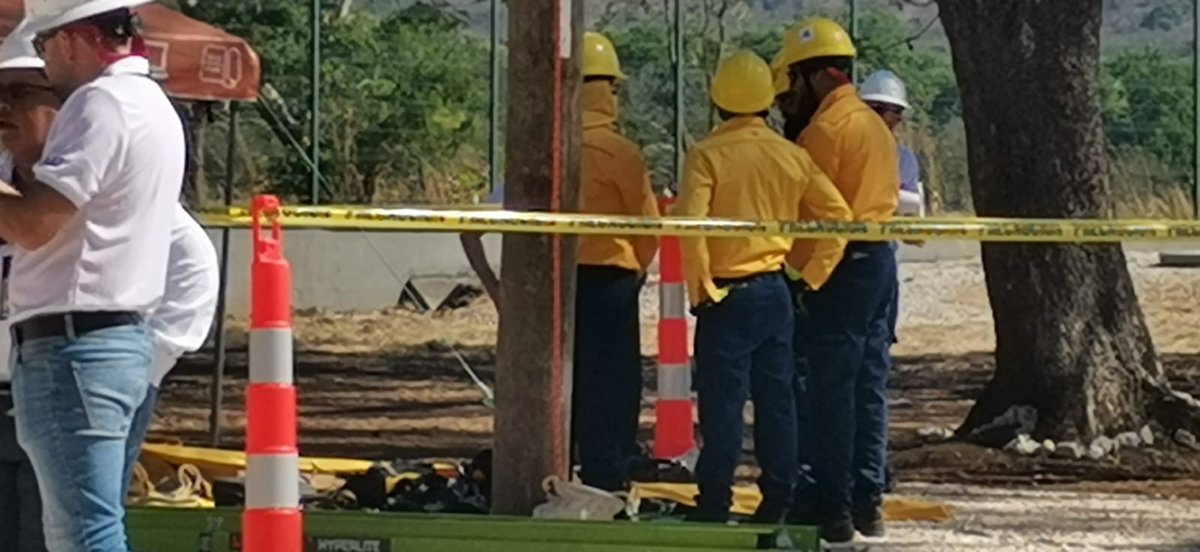 Técnicos del ICE y de <a href="/cnflcr/">Compañía Nacional de Fuerza y Luz (CNFL)</a> están iniciando la participación del Rodeo de Linieros de Distribución - organizado por <a href="/CECACIER/">CECACIER</a>, en Santa Cruz, Guanacaste.

En este punto del país representantes de las empresas eléctricas mostrarán sus habilidades en la ejecución de maniobras en