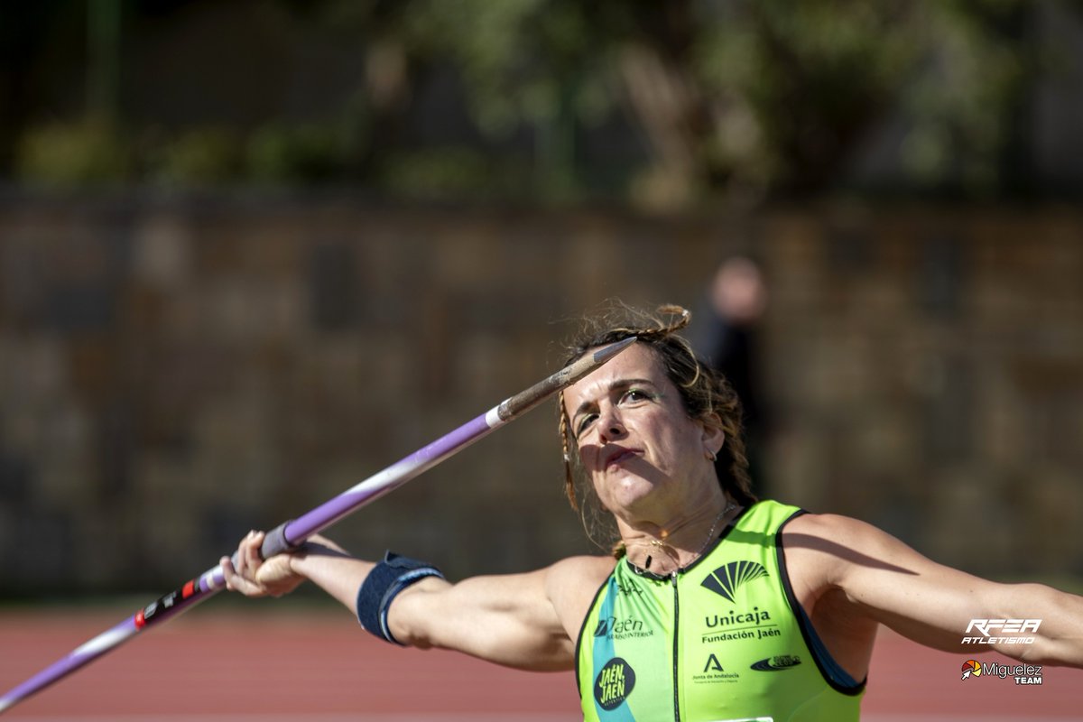 La jabalina 🚺 estrena nueva campeona #CElanzamientos  

🥇Carmen Sánchez 53.93 m
La avilesina logra su primer título absoluto a sus casi 32 años (los cumple el próximo 29 febrero) rompiendo la racha de ¡¡ 9 !títulos consecutivos !! de Arantza Moreno.
La vencedora fue la cubana