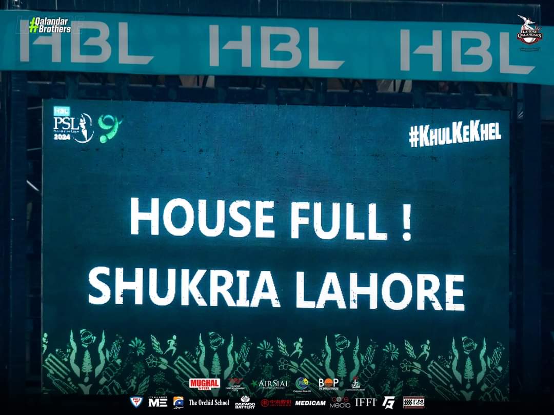 Zinda Dilan-e-Lahore ❤️

#HBLPSL9 #KhulKeKhel #QalandarBrothers #LQvKK
