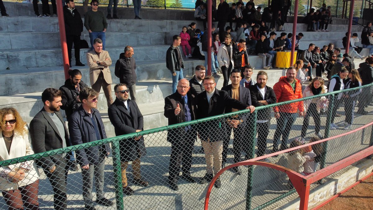 #ÜRGÜP Şehrimizin  futbolda başarılı ekibi <a href="/urgupspor/">Ürgüpspor</a> takımımızı Kapadokya Avanosspor ile yaptığı maçta yalnız bırakmadık.

<a href="/derinnbas/">derin</a>
<a href="/Urgupakkadinlar/">Ak Parti Ürgüp Kadın Kolları 🇹🇷</a> 
<a href="/UrgupAkGenclik/">Ak Gençlik Ürgüp</a>