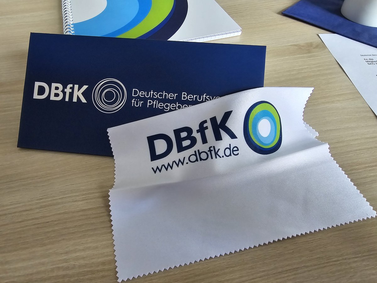 Coconbra's tweet photo. Pflegemanager:innen aus ganz D & allen Sektoren der #Pflege engagieren sich berufspolitisch in der BAG Pflegemanagement #DBfK mit @ArneEvers
Als Sprecher:in für unserer BAG wurde Jörg Kurmann neu gewählt und ich im Amt bestätigt. 💙
#nurse #nursing #proudtobeanurse #dbfk https://t.co/IckcQqaeUB
