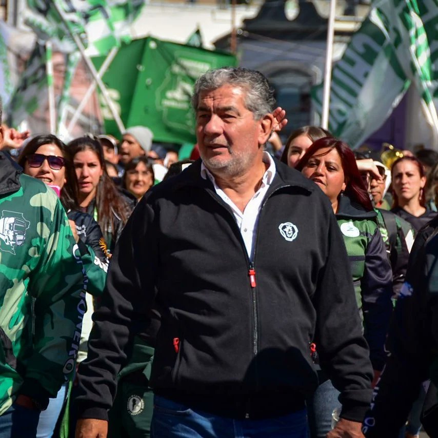 cgt_camioneros's tweet image. 📍 FEDERACIÓN DE CAMIONEROS - CHUBUT
@JJorgeotaboada encabezo la columna de Camioneros donde marcharon en defensa de los puestos laborales y contra la salida de la empresa de  @YPFoficial de las Provincias de Chubut, Santa Cruz y Mendoza.
.