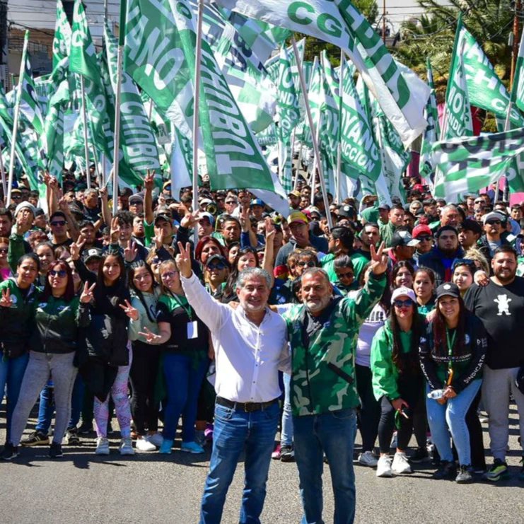 cgt_camioneros's tweet image. 📍 FEDERACIÓN DE CAMIONEROS - CHUBUT
@JJorgeotaboada encabezo la columna de Camioneros donde marcharon en defensa de los puestos laborales y contra la salida de la empresa de  @YPFoficial de las Provincias de Chubut, Santa Cruz y Mendoza.
.