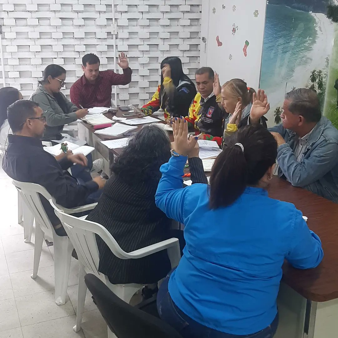 En Sesión Ordinaria Nro. 008 Concejales del Municipio Bolivariano de San Cristóbal aprobaron: 
-  Reelección para un periodo de 6 años del Cronista del Municipio. 
- Condecoración "José Alberto Velandia", dirigida a la Universidad del Táchira (UNET), al cumplir 50 años.