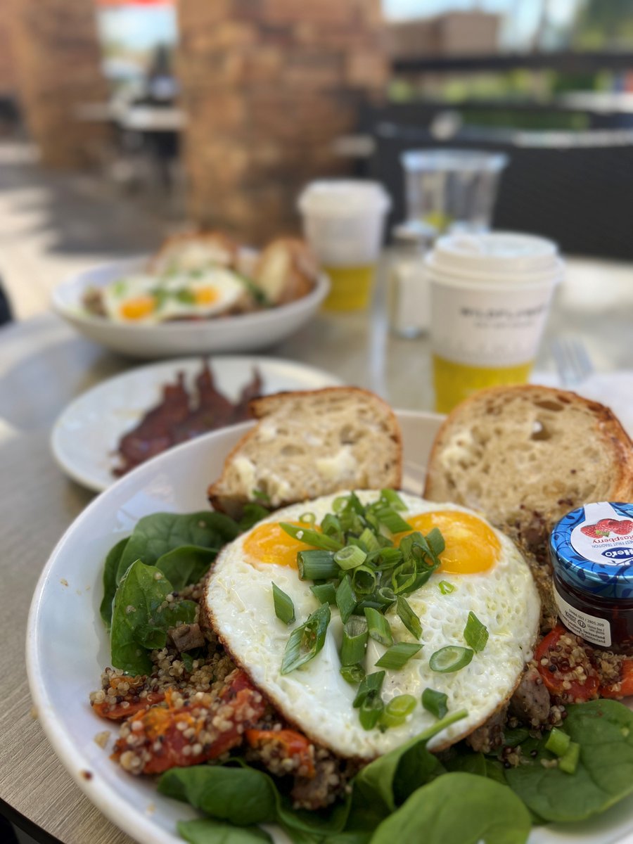 WildflowerBread's tweet image. This is how we would describe the perfect morning.💖

Click the link in our bio to order our protein bowl today! Breakfast served till 2PM on weekends. 🙌🌻