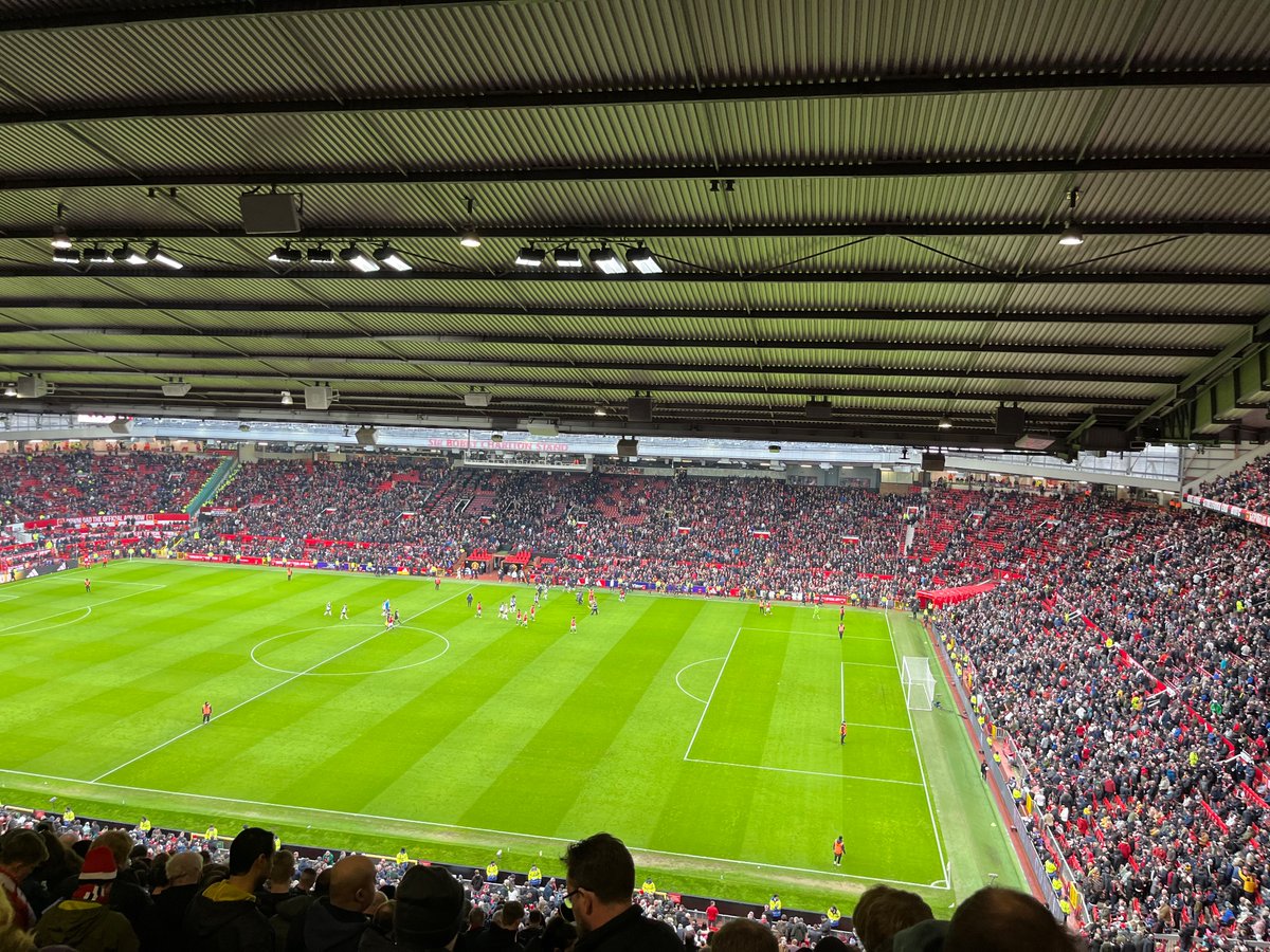 The99Republic's tweet photo. @renandocouto Um alô pra Star+ Brasil direto de Old Trafford! 🔴🔴 https://t.co/sYxY7QoWr7