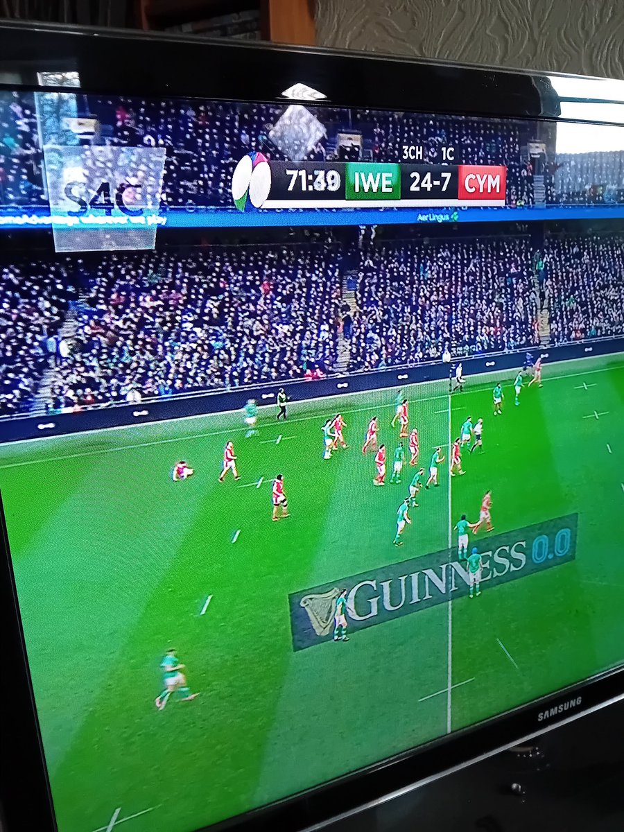 We're losing on S4C as well, but at least I don't have to put up with the inane wittering on ITV... #IREvWAL #IWEvCYM