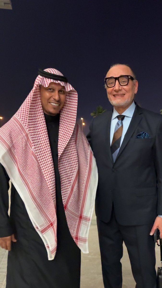 مع المايسترو الأنيق الأستاذ
#أمير_عبدالمجيد
#ليلة_عود 
#مسرح_البحرين_الوطني
#عبادي_الجوهر

<a href="/amir_abdelmajed/">أمير عبدالمجيد</a>