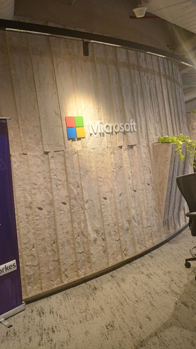 SpongeeBob17's tweet image. Fantastic time at @reactdelhi event at @MicrosoftIndia! 🚀 Great insights from @quacky_batak and @sumanghosts. Awesome learning and networking in the React community. Special  thanks to @v4xsh #ReactEvent #TechEnthusiast