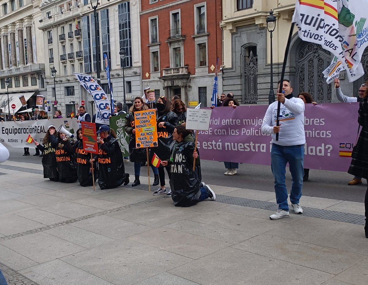 Trabajando por una IGUALDAD REAL DESDE UNA EQUIPARACIÓN REAL <a href="/equiparacionER/">EquiparaciónREAL</a>

Allí también estaba #AEGC 🇪🇸