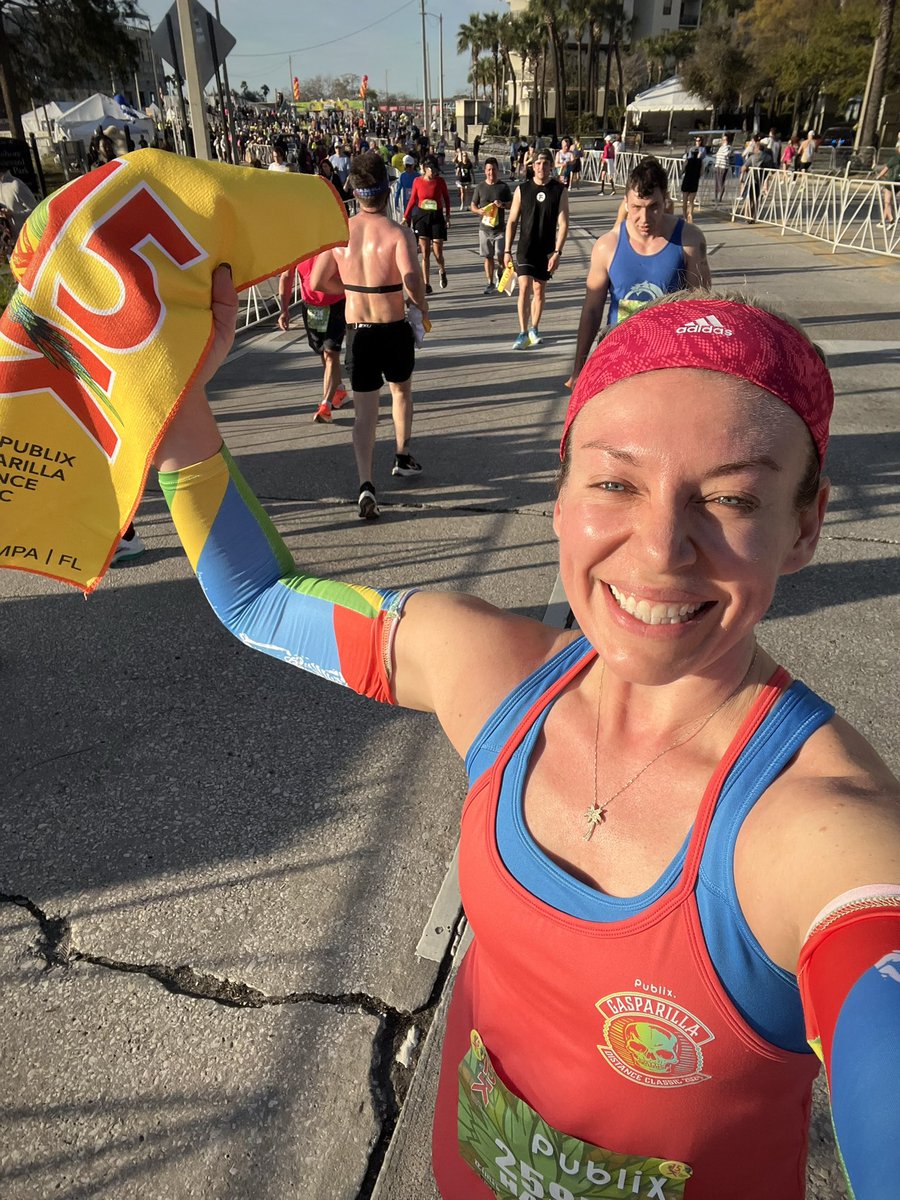 HaleyHinds's tweet photo. Couldn’t have asked for a more beautiful race morning. There’s nothing like racing up and down Bayshore with a herd of happy runners. Thanks to everyone for the encouraging words! 9.3 miles down… calls for a Cuban and a café con leche! #RunGasparilla #PGDC https://t.co/UnvJrXoKpt