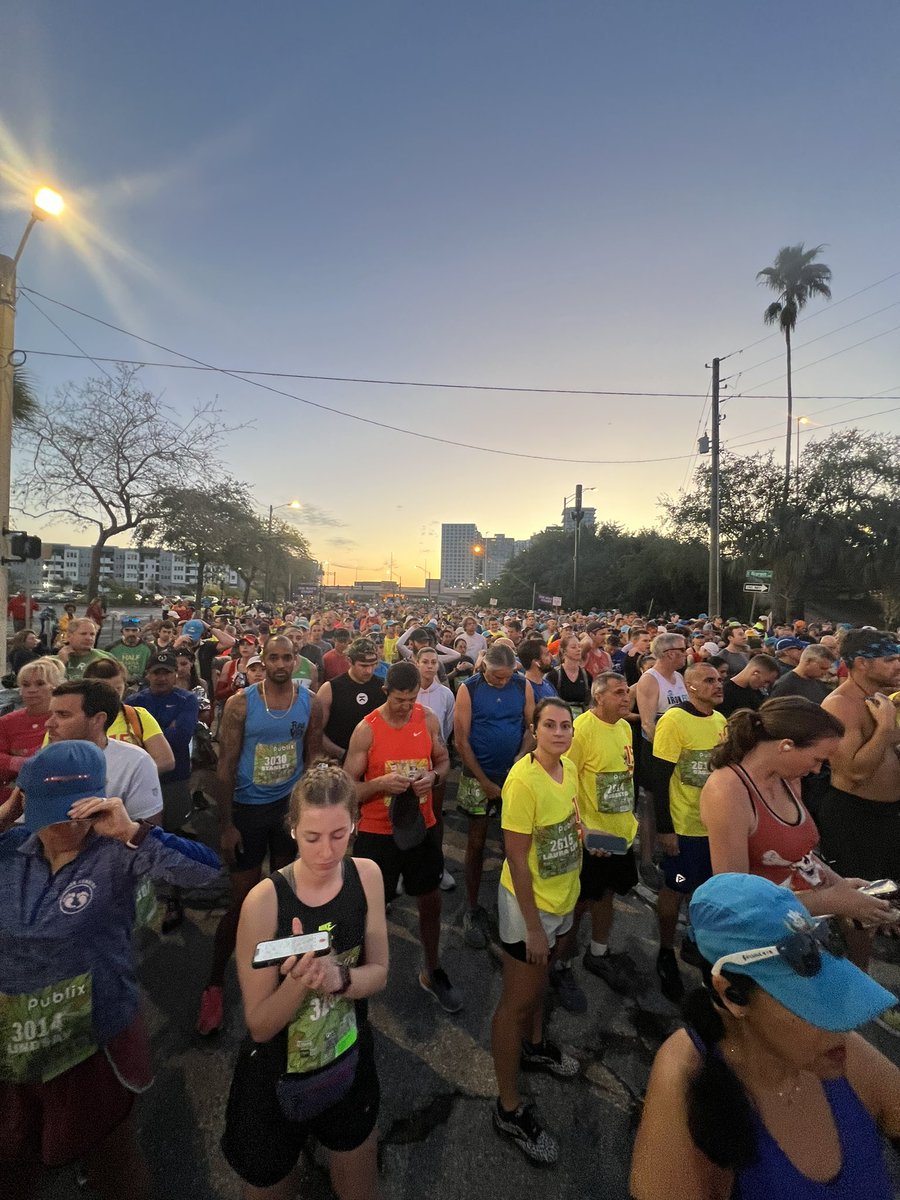 HaleyHinds's tweet photo. Couldn’t have asked for a more beautiful race morning. There’s nothing like racing up and down Bayshore with a herd of happy runners. Thanks to everyone for the encouraging words! 9.3 miles down… calls for a Cuban and a café con leche! #RunGasparilla #PGDC https://t.co/UnvJrXoKpt