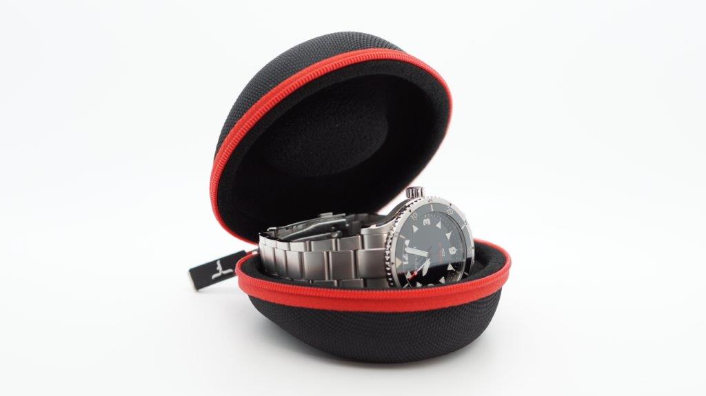 FoliotWatches's tweet image. FOLIOT Scubanaut Dive Watch is a thoughtfully designed modern dive watch, built for travel and powered by adventure. Grab an exclusive HUGE discount today, now on Kickstarter  kickstarter.com/projects/21218… #watchdesign
