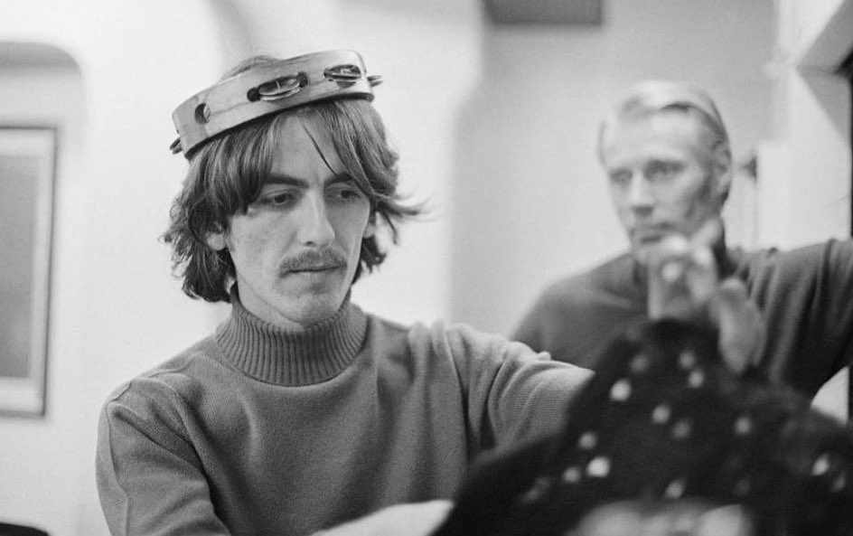 farrckh's tweet photo. george in london by linda mccartney (1968) https://t.co/wsDBMV3Zyj