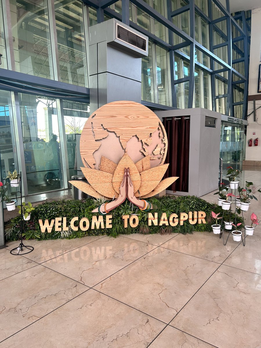 viveky259259's tweet image. Had great time in delivering another session on Flutter. Thanks #nagpur for awesome experience.

Hands down to great hospitality and event by @FlutterNagpur team

#flutter #FlutterNagpur #community 

@praful0203 @laksh_devsigner @ibhavikmakwana @adityathakurxd