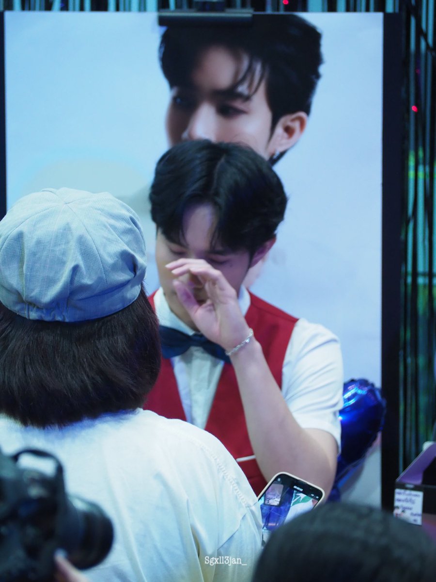 sgxll3jan_'s tweet photo. เราเจอน้องและรู้จักมาสักพักแล้ว
ขอโทษที่ตอนนั้นเคยมองข้ามไป
แต่ตอนนี้กลับเป็นรักขึ้นทุกวัน
จะคอยอยู่ support นู๋ในทุกๆ ชิ้นงานนะ
แล้ววันนึงเราจะกลับมาเจอกันอีก @teerex_knk
ขอบคุณ @uuofficial_th ที่ทำให้ได้รักเด็กน้อยคนนี้ และรู้จักเขามากขึ้น
#UUofficial
#TheRuleกฎลับซ่อนหลอน https://t.co/NSkpsozGKy