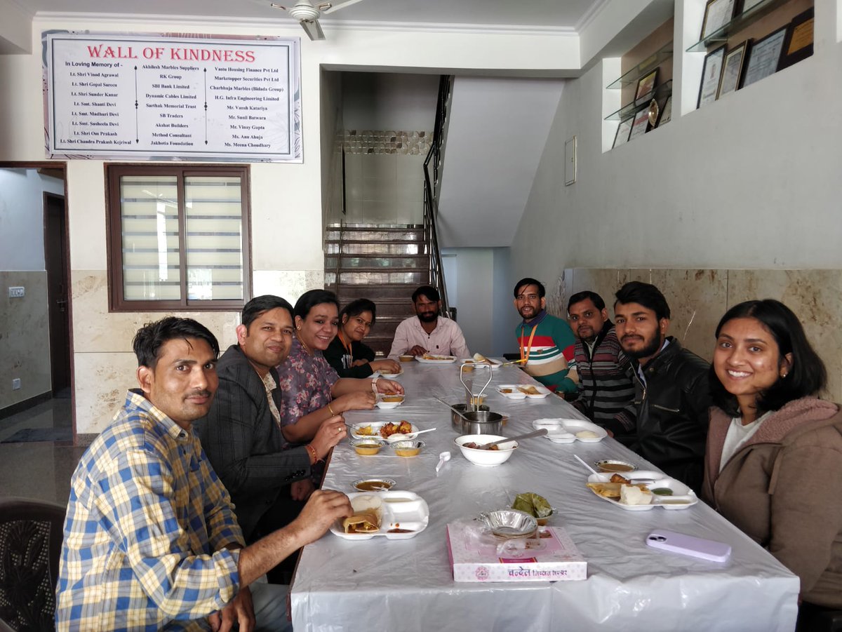 A Team That Eats Together, Stays Together!!
#NayaSaweraNgo
#teambuilding #teamlove #teamtogther #stayblessed #staymotivated #teamlunch