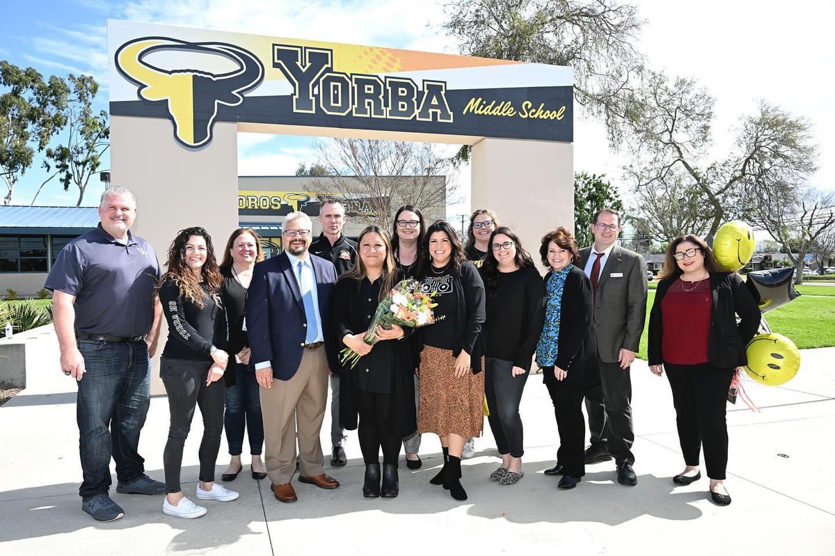 Yorba_Toros's tweet photo. Congratulations to Mrs. Lopez! She was celebrated as OUSD’s Teacher of the Year! We are so lucky to have such a phenomenal educator on our campus! #weareYORBA #somosYORBA #theTOROway https://t.co/muWFVsXORE