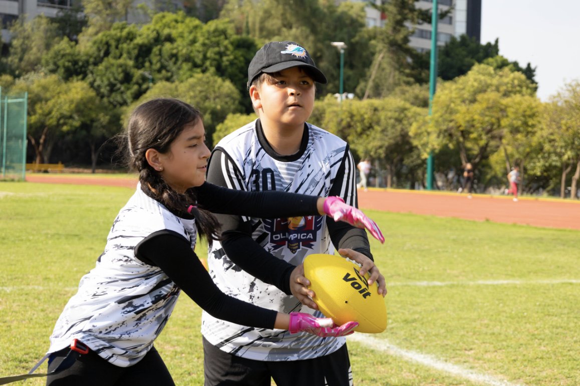 ¡Descubre los increíbles beneficios de entrenar tochito para tus hijos!

🏈 Desde desarrollar habilidades físicas hasta fomentar el trabajo en equipo y la disciplina,
-
-
 #TochitoInfantil #KidsEmotion #DesarrolloInfantil #revistapadres

💻Consulta nuestra página>> Link en Bio