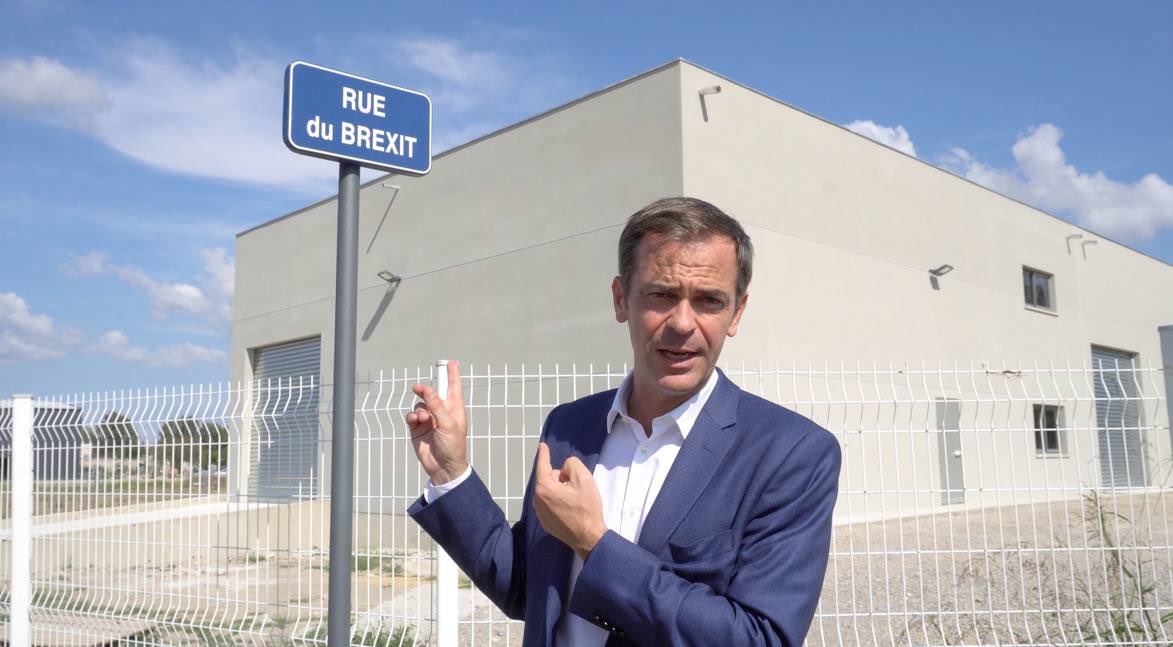 Voici la rue du Brexit, fièrement inaugurée à Beaucaire par votre ami M. Sanchez, le maire RN. Vous savez, là où vous avez tenu votre grand meeting en septembre…