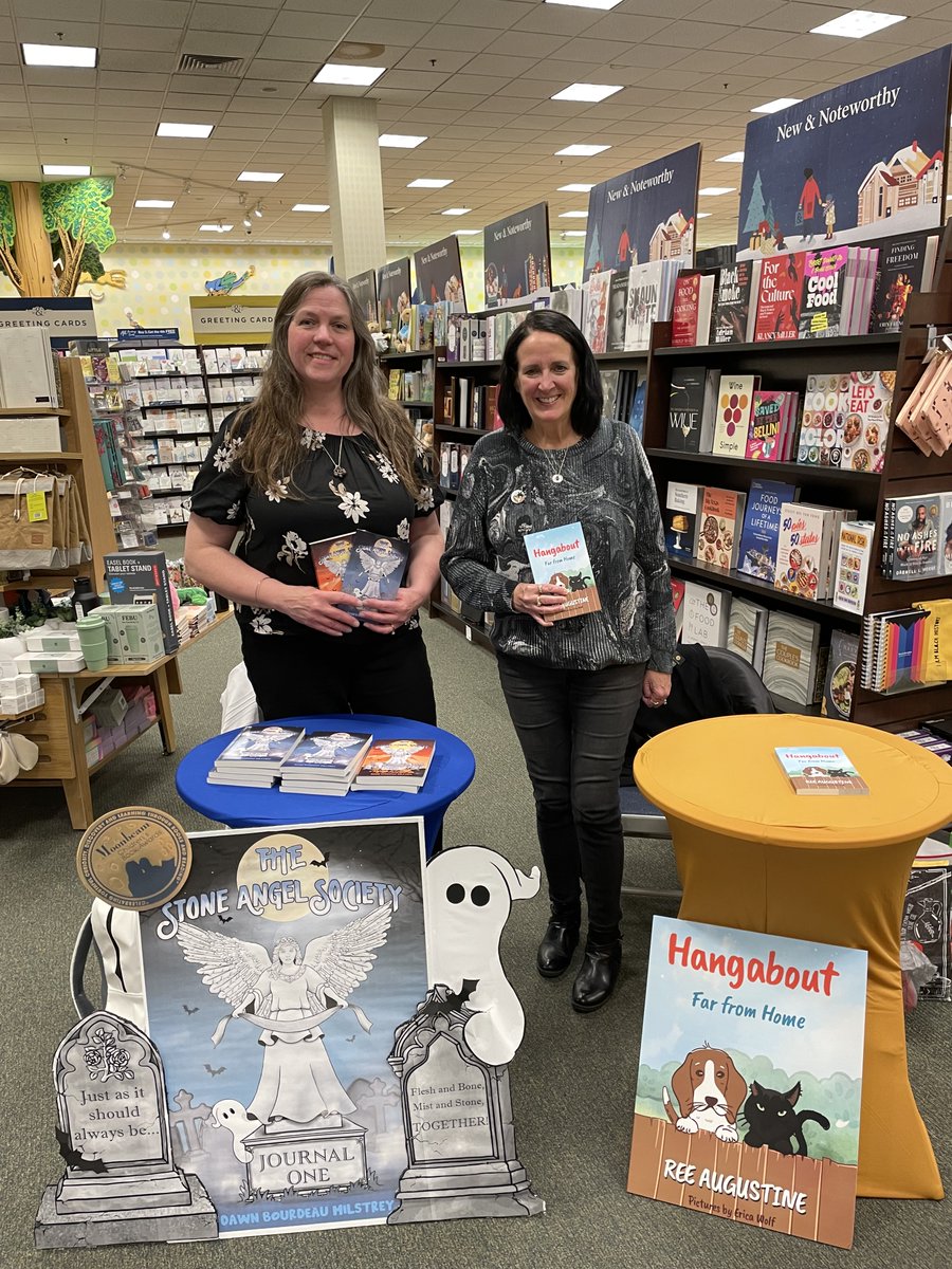 Thank you @BNBethlehem for a wonderful night of books and readers. Was so lucky to sign with fellow @OBPublish author @dawnmilstrey. #reading #reader #read #books #booklover #bookworm #middlegradebooks #dogs #cats #teachers #libraries #animals #middlegradeadventure @MGin23