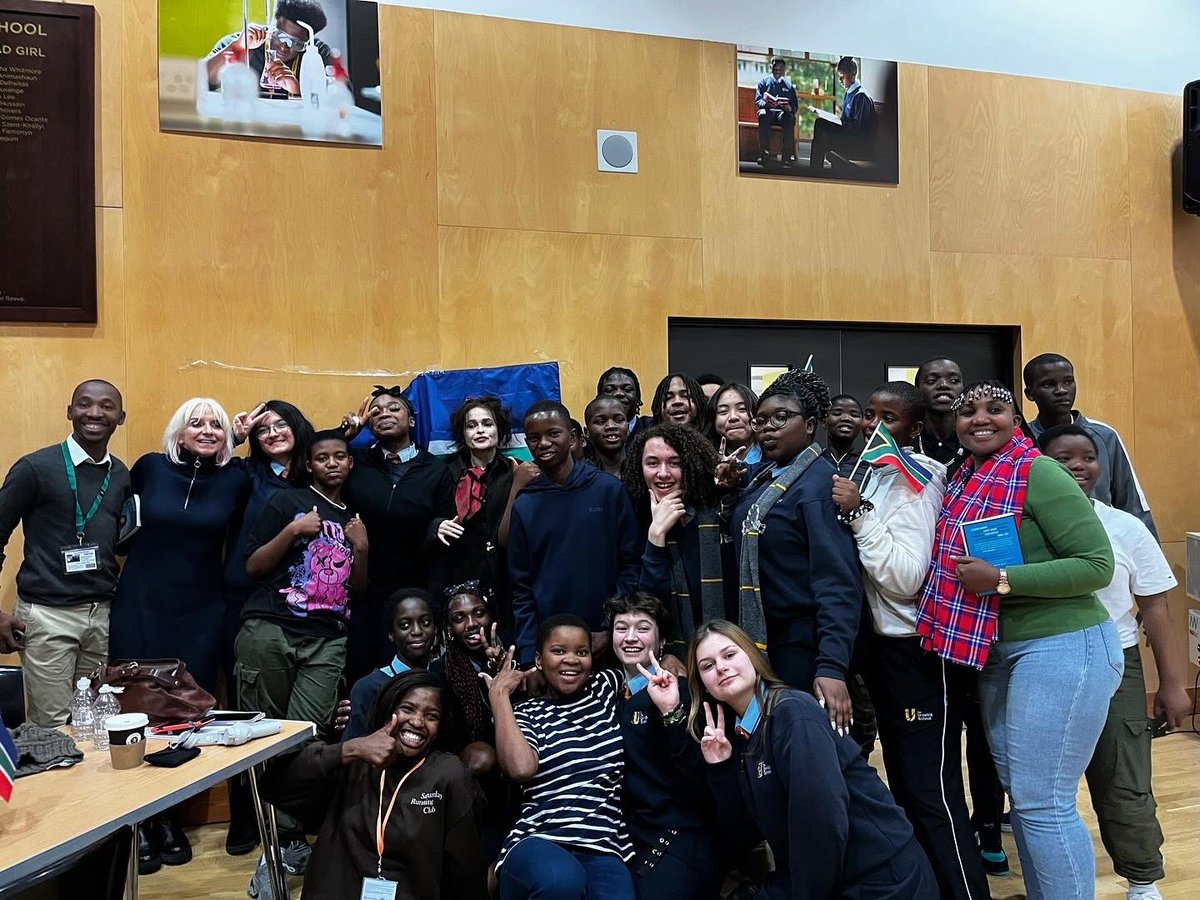 sharedifference's tweet image. The farewell event for the 2023-2024 exchange was a wonderful occasion. Charity directors, school staff and governors and all our host families were present along with special guests BOTH patron, Helena Bonham Carter. There was singing and dancing, celebration and speeches 🧡.
