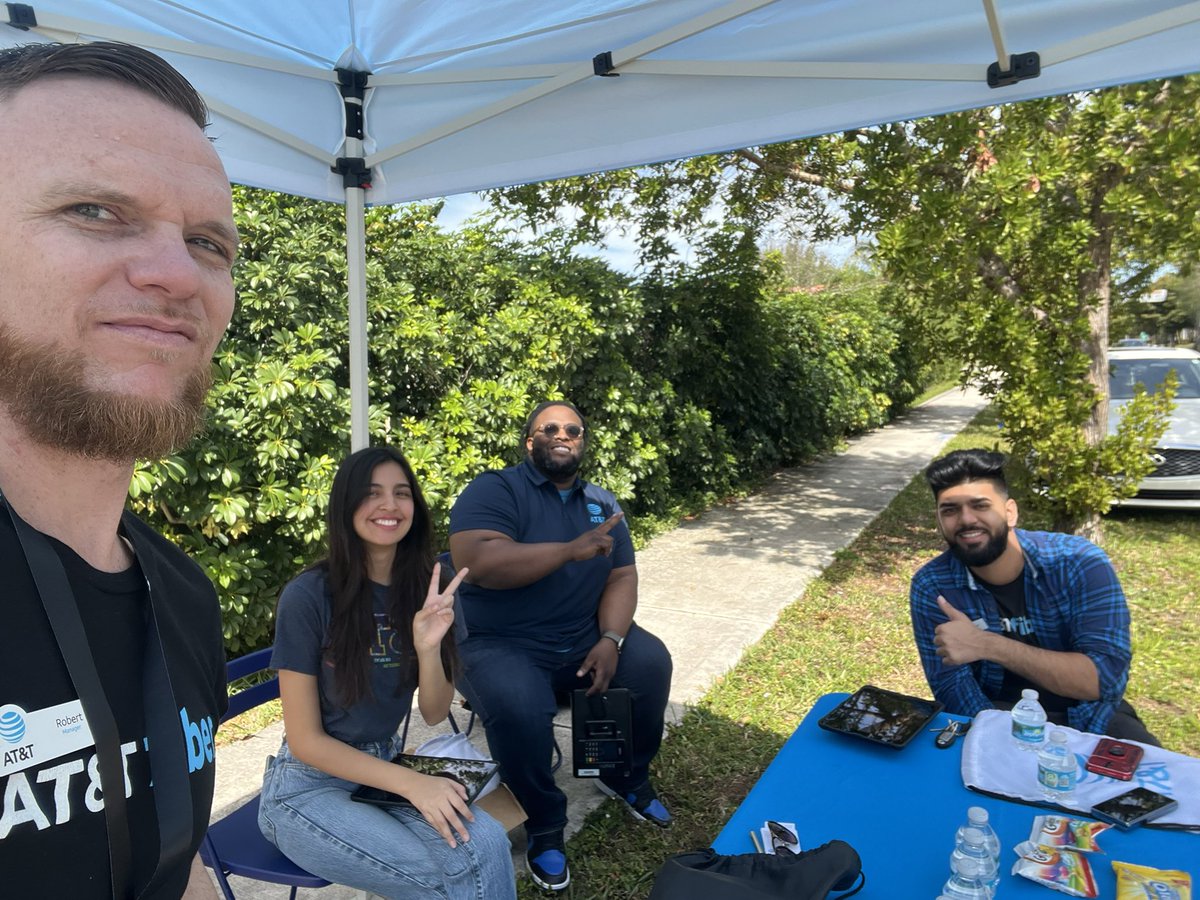 Davie and Springs ready for Fiber Saturday! #grindtime ⚡️🛜⚡️🛜⚡️🛜⚡️🛜⚡️🛜⚡️ @One_FLA @Hdncorp @AghaSMirza1