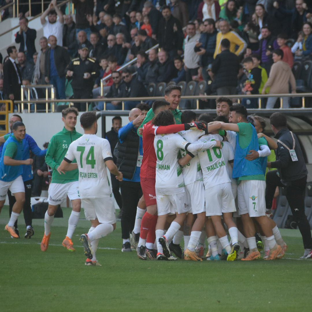 ÜST ÜSTE 2. GALİBİYET! 💪

Maç sonucu: AKHİSARSPOR 1-0 1922 Konyaspor 👏