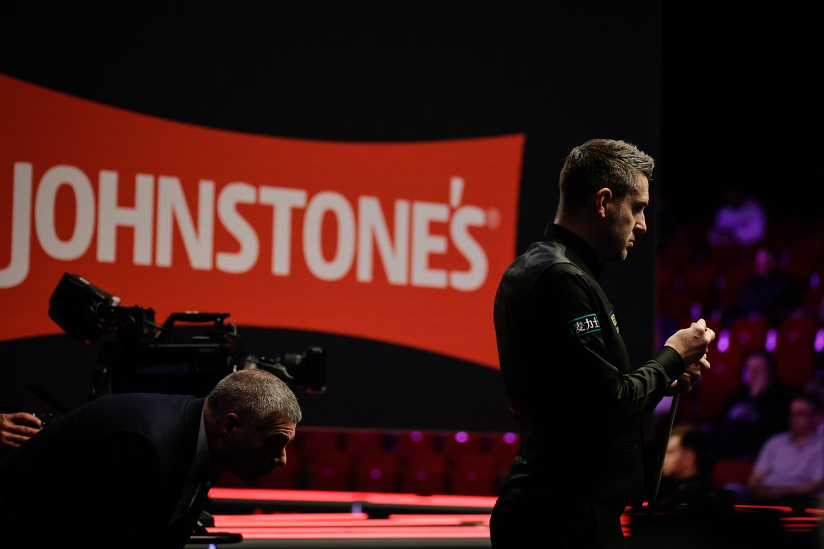 Mark Allen booked his spot in the @WeAreWST Johnstone’s Paint #PlayersChampionship final last night, but who’s going to join him tonight? All eyes on the second semi as Zhang Anda and Mark Selby battle it out on the baize for a shot in tomorrow’s final.