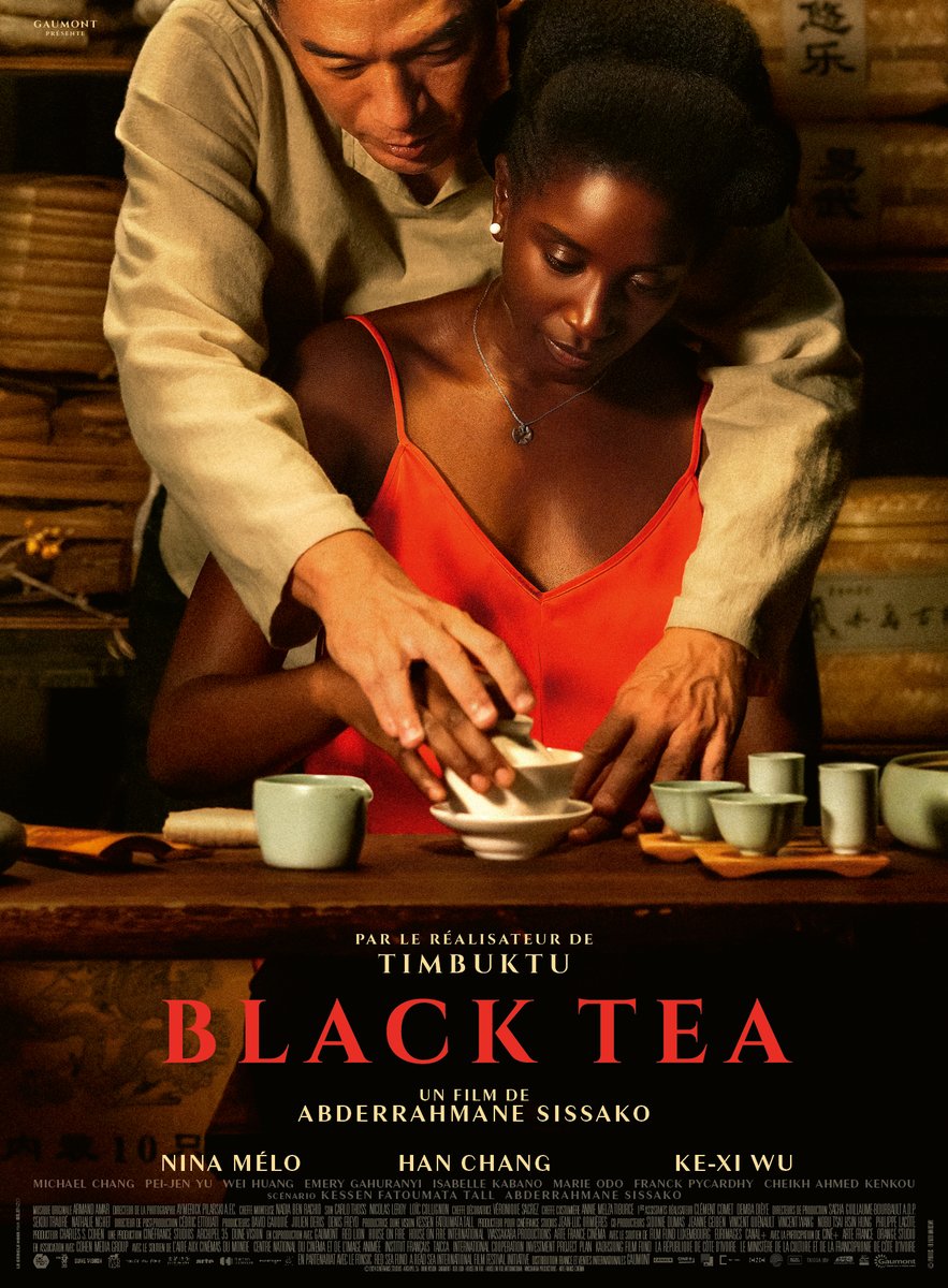 Dix ans après le film « Timbuktu », le réalisateur Abderrahmane Sissako revient avec « Black Tea ». Il raconte les liens qui unissent la Chine et l'Afrique à travers un voyage poétique, de la Côte d'Ivoire à Guangzhou. Vous venez avec nous ? 🎬 tinyurl.com/28minSissako @Gaumont
