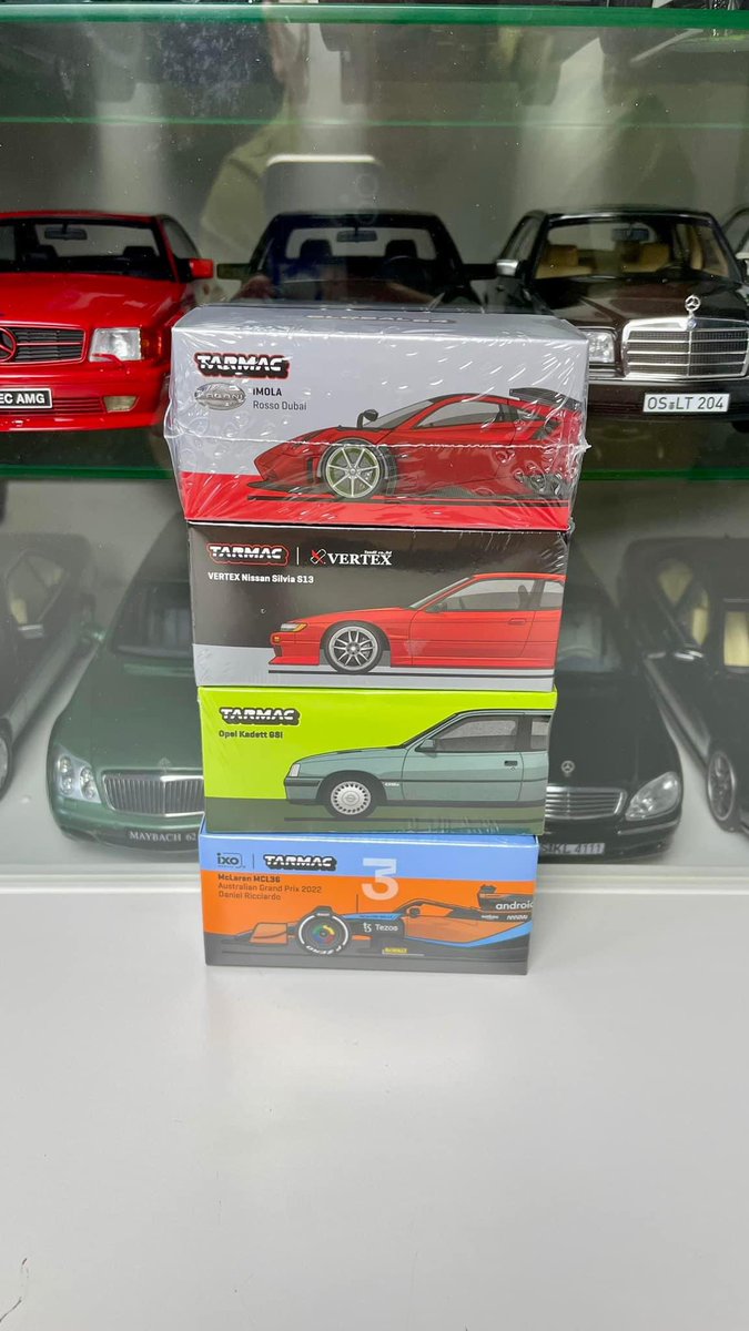 February 2024 Tarmac Works models just arrived in my collection 😁

#tarmacworks #GLOBAL64 #HOBBY64 #ROAD64 #164scale #diecast #modelcar #AcCollection