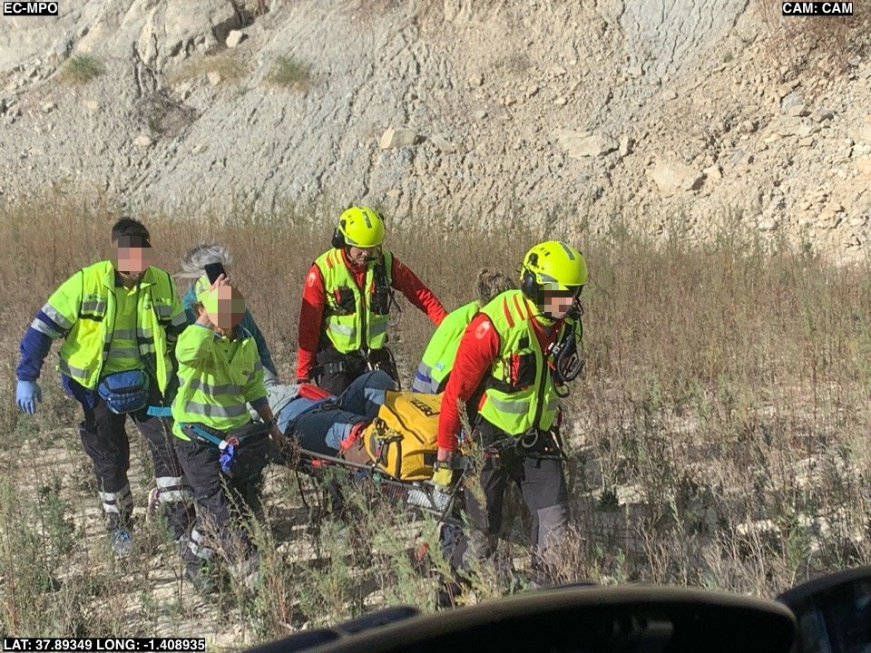 Servicios de emergencia rescatan a senderista accidentada en las inmediaciones del Embalse de Algeciras, #AlhamadeMurcia 

➡️noticias.112rmurcia.es/?cKOEv
