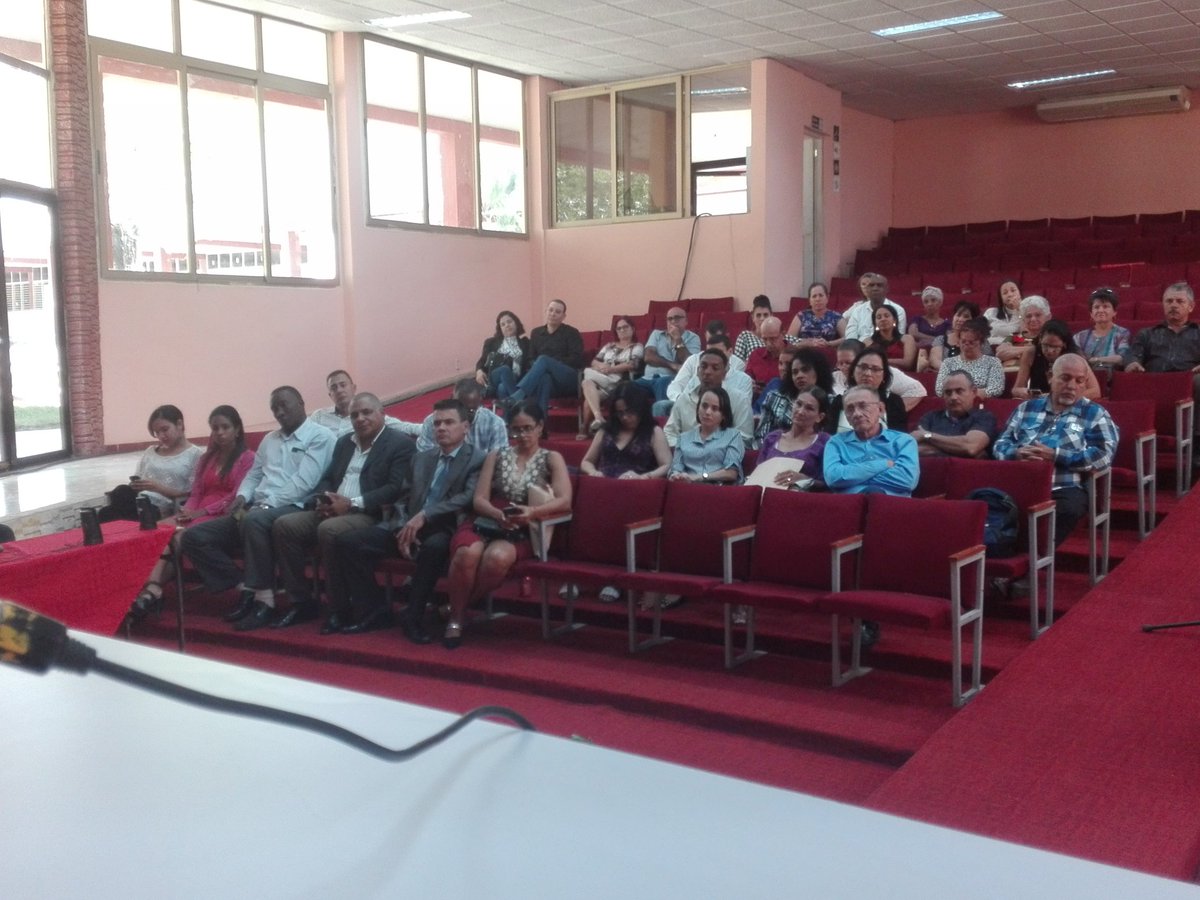 mercedesme17365's tweet photo. Sesiona en la #ULTCuba el Balance de Cuadros 2023, con nuevos compromisos, entrega e incondicionalidad de todos #CuaVa https://t.co/F8StuVspwS