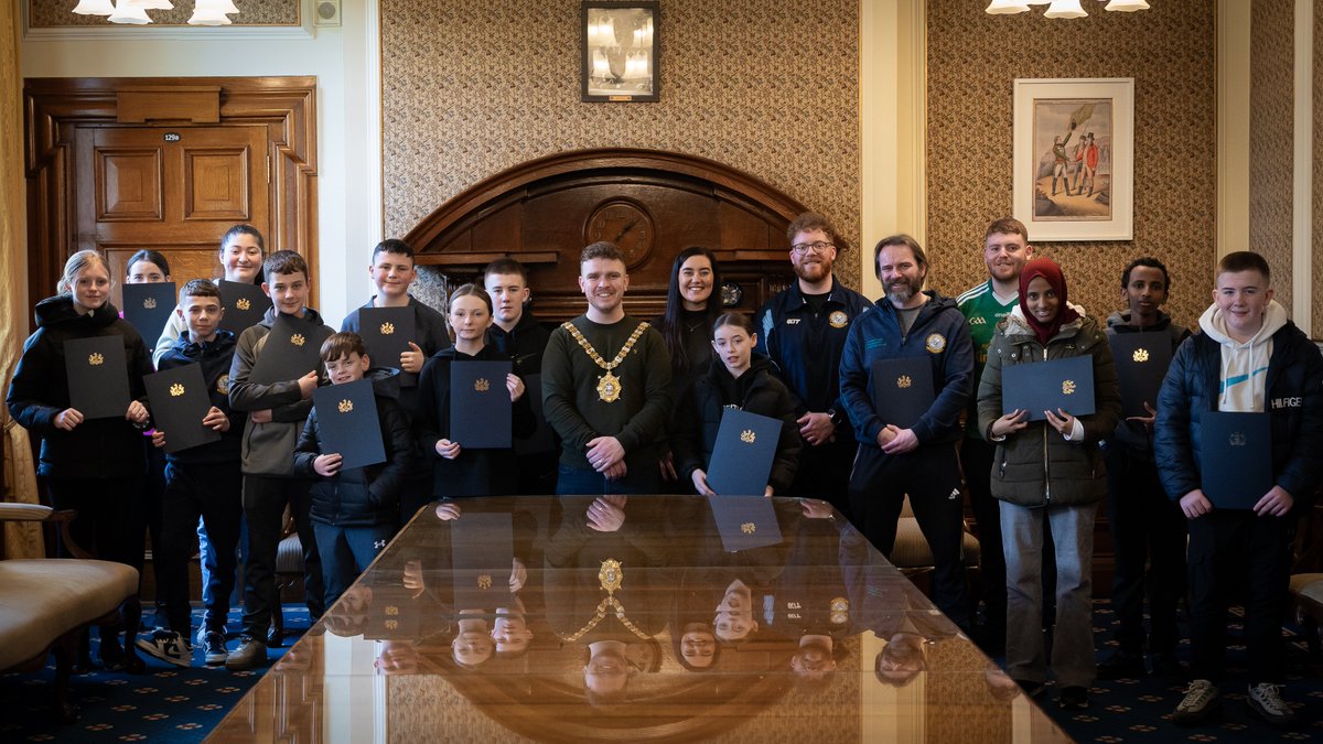 SaintsCollege's tweet photo. @SaintsCollege's Making Our Community a Better Place team! @CllrRyanMurphy @RonanMcL93 @belfastcc https://t.co/mabg5CFfBY