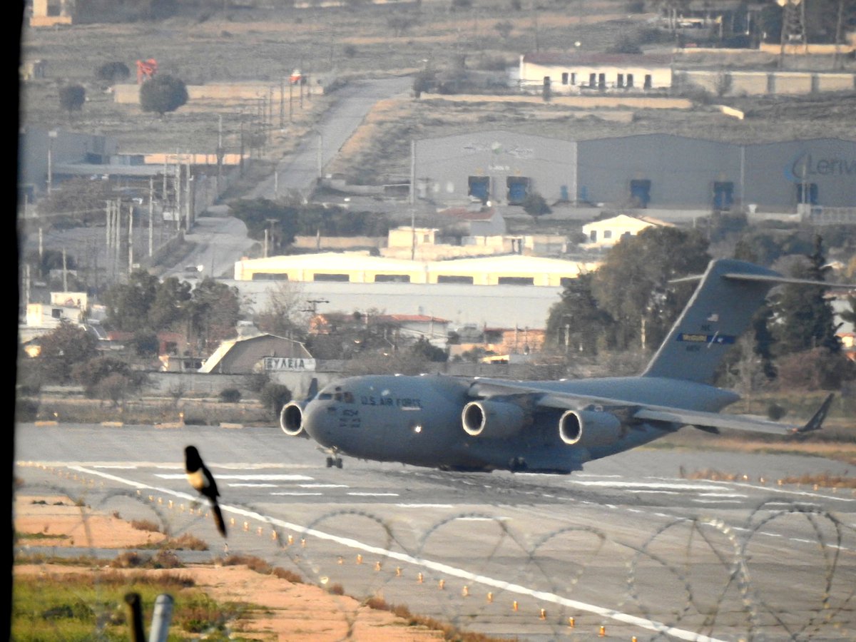 didinos's tweet image. Όταν τραβάς μια 17ουρα και σου χαλάει το πλάνο ένα c17 από το πουθενά