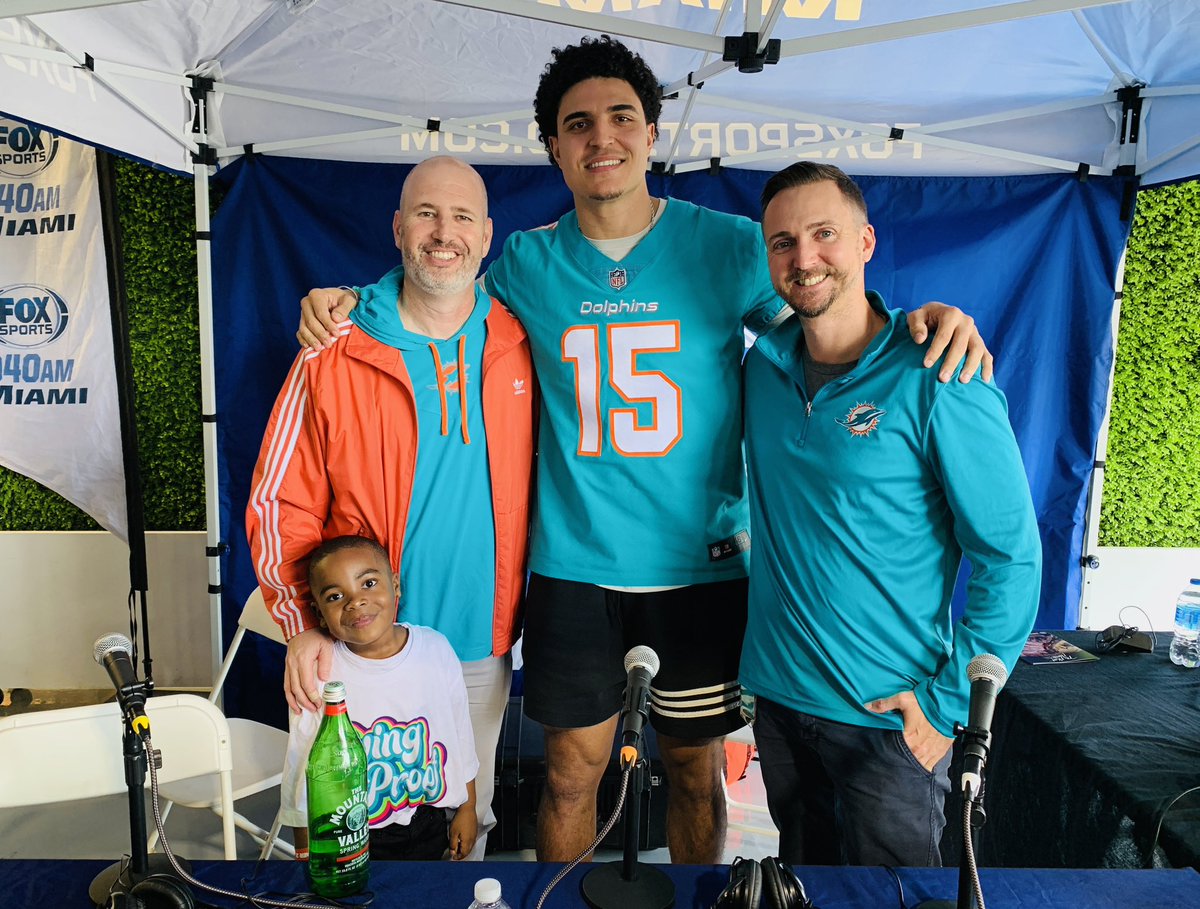 One of my favorite interviews of my career to date. @JJPhillips15 epitomizes professionalism and making an impact in his community. He and little Malachi, who is now cancer free, stole the show. This is what @TackleCancer is all about @TheFishTank81