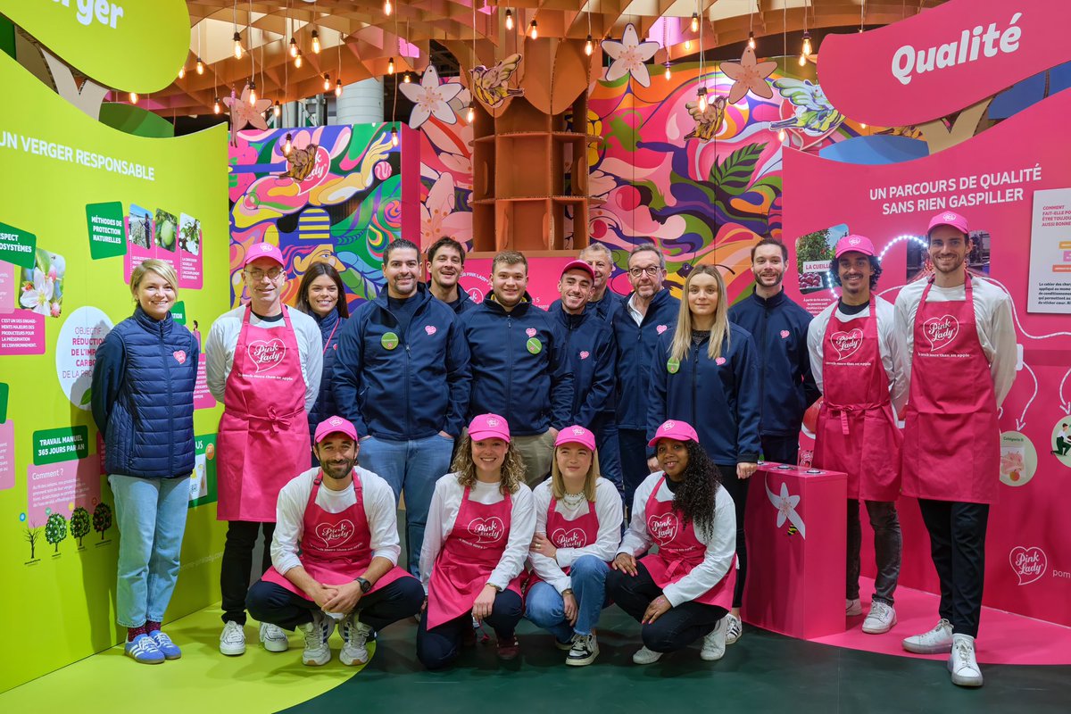 pinkladyfrance's tweet photo. Le #SIA2024, c’est parti ! Retrouvez Pink Lady® et nos producteurs, et profitez d’un moment d’échange autour de notre pomme unique et de nos engagements pour développer des pratiques agroécologiques respectueuses de l’environnement et de la biodiversité. 🍎 @salondelagri https://t.co/9QHVThiSSN