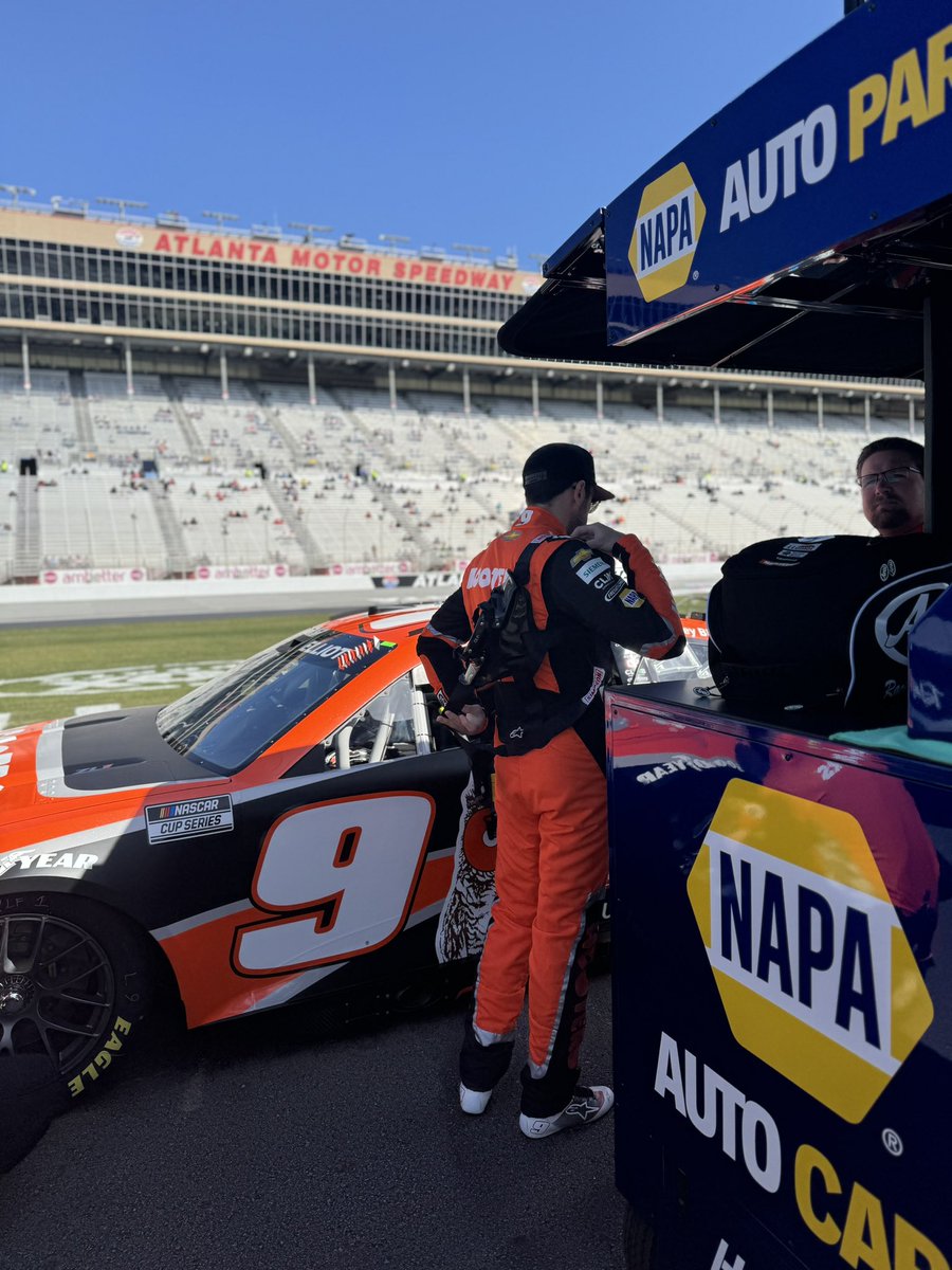 Getting ready to roll for qualifying. #di9