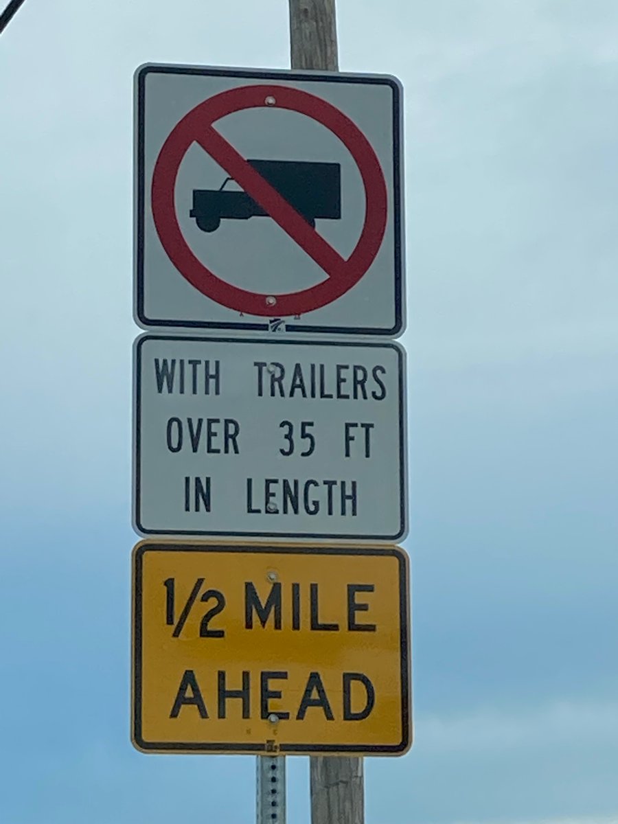 MBGTraffic's tweet photo. . @Walmart can you please not drive your trucks illegally through #Mechanicburg PA - 2/24, 11:33am https://t.co/cxNWmdopNu