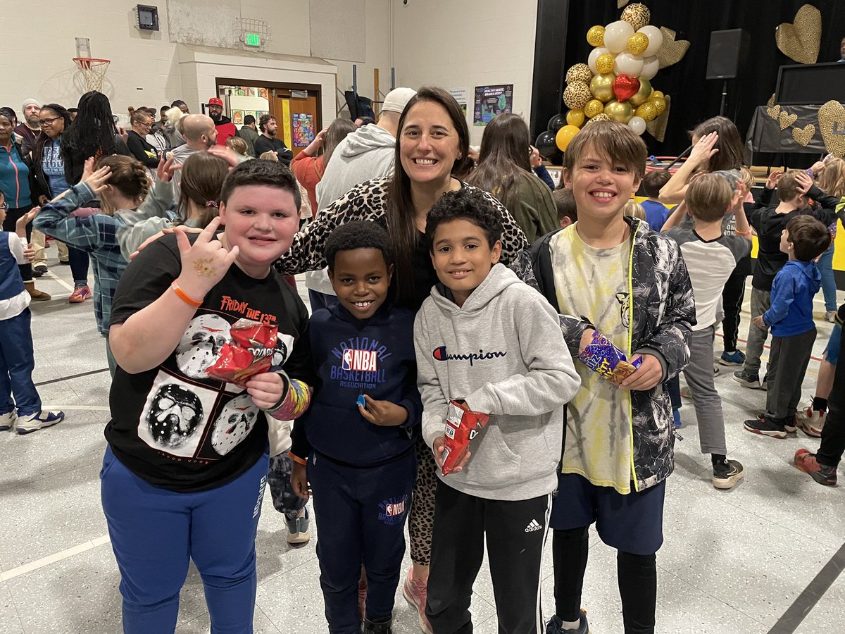 Mrs. Cos tweet media