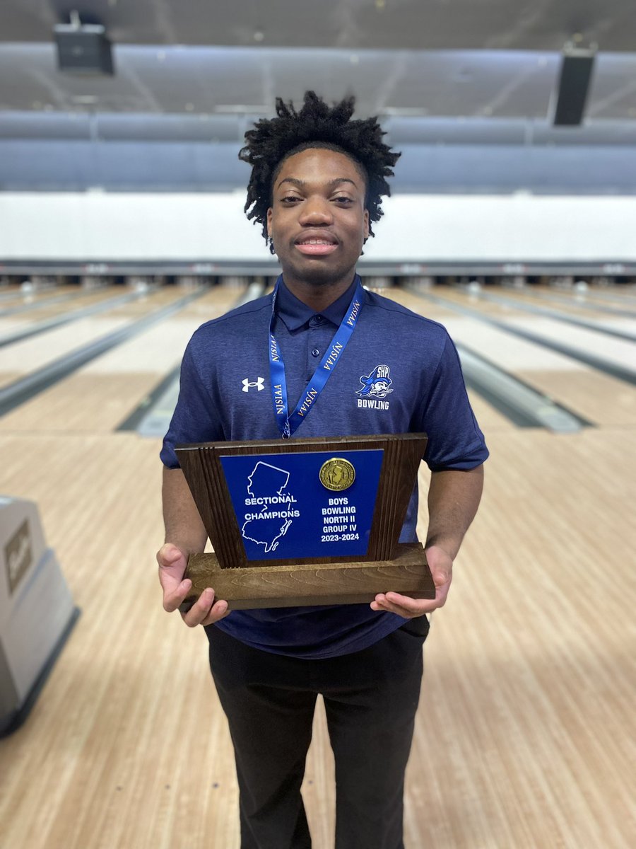 North 2 Group 4 State Champs! Bowling defeats Bayonne 2-0 with another complete team effort. KC Campbell’s 454 series and Riley Gnecco’s 436 series lead all scoring in the match and placed 3rd and 5th overall in the sectional!