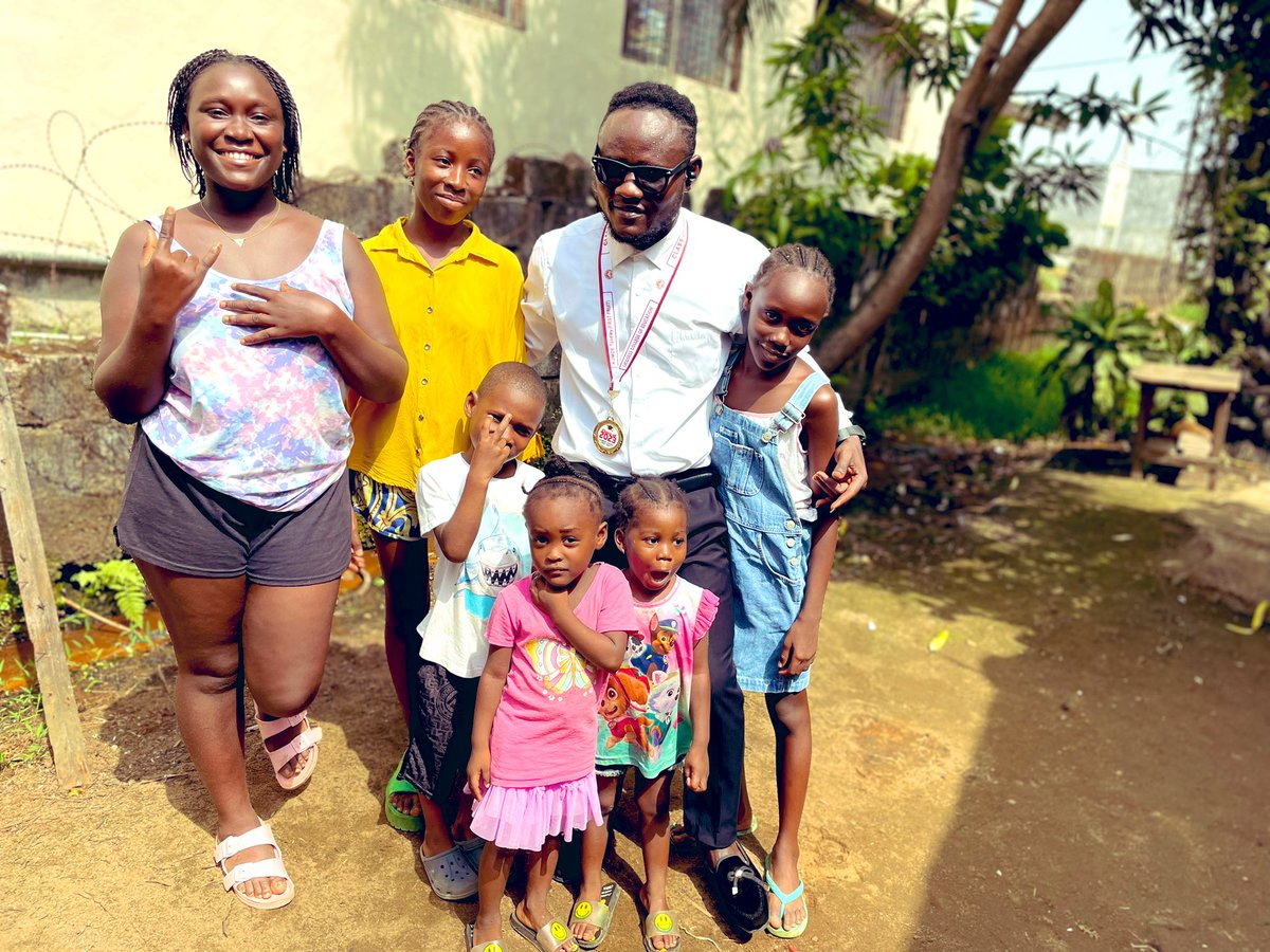 deb4lyf's tweet image. Family over everything ❤️ The least we could do was to be with him and encouraged him not to be satisfied with the first higher achievement. We love ❤️ you Jarque Strother.🙏🫂🫂