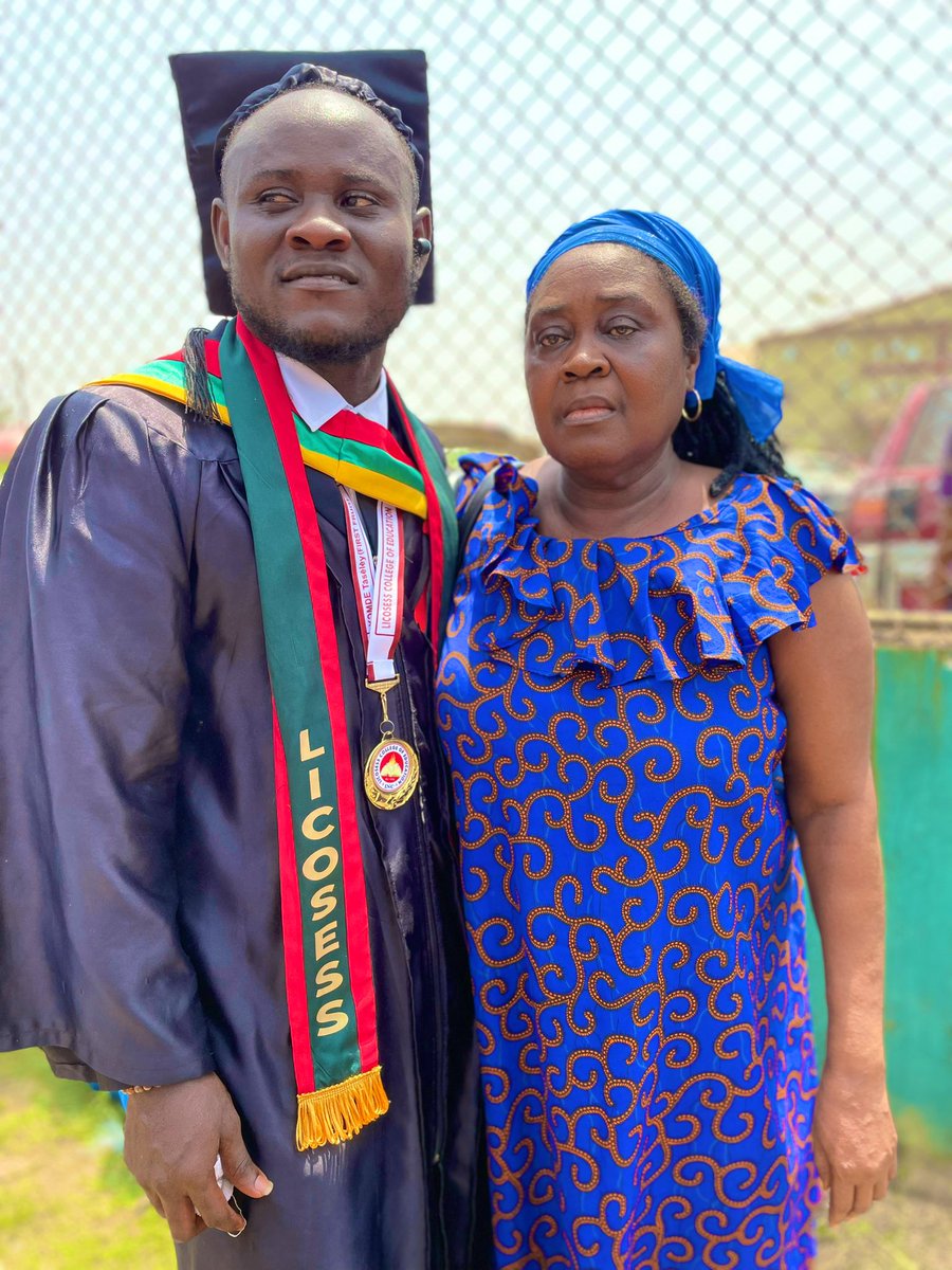 deb4lyf's tweet image. Family over everything ❤️ The least we could do was to be with him and encouraged him not to be satisfied with the first higher achievement. We love ❤️ you Jarque Strother.🙏🫂🫂