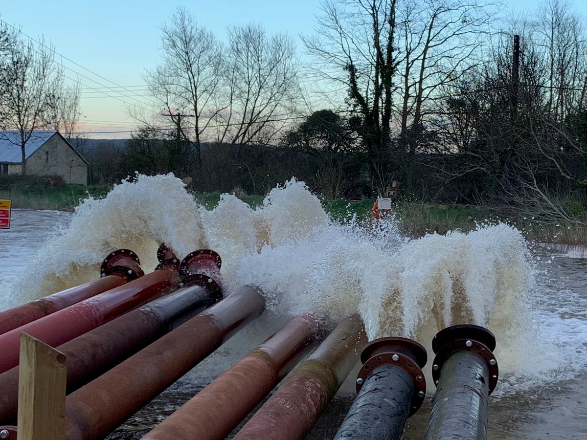 Monksleaze was opened this morning to allow pumping at some stations, we have turned on more pumps at various pumping stations during the day as levels have been falling, we are now pumping at all stations. <a href="/EnvAgencySW/">Environment AgencySW</a> <a href="/RachelBurdenEA/">Rachel Burden</a>