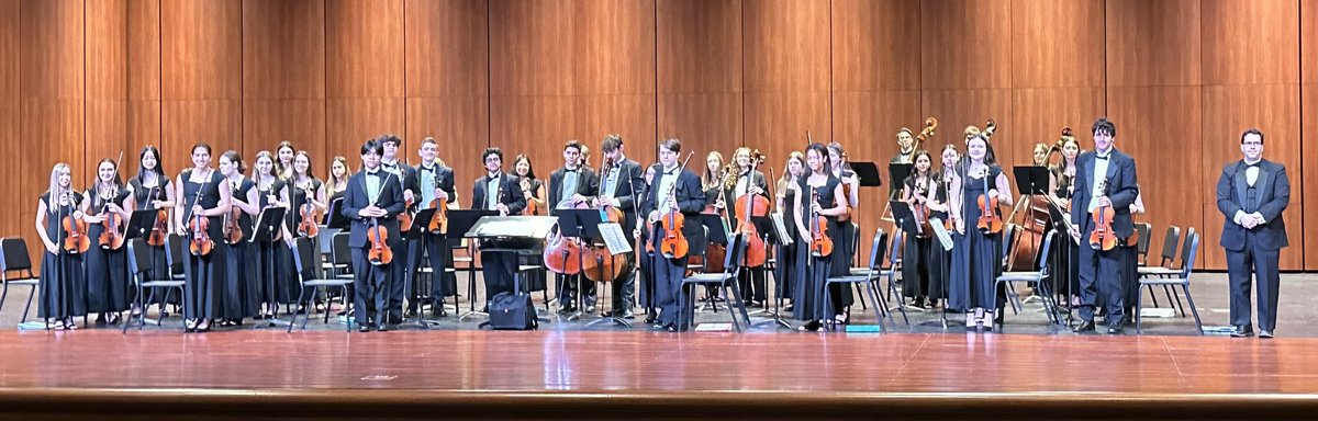 mmillet216's tweet photo. AHS Concert Orchestra competing at Ohio Musical Education Association NE Region @avoneagles HS.  A wonderful job done by all. First time back at this event since 2019 Philharmonic will be up next.  @AHS_MH @DrPMilcetich @Greenmensteward  #Greenmenunited #auroraorchestras #AOA https://t.co/1n270IqrQ0