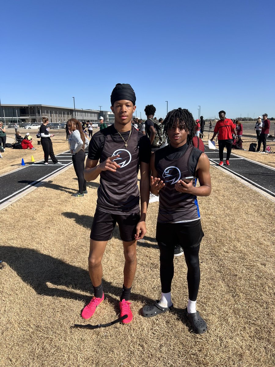 Isaiah Mayfield @isaiahmayfield (6’2”) and Qua Vaughn (6’) finish 1 & 2! @ForneyAthletics @NFHS_BoysTrack @NFHSrecruits #TrackIsFun