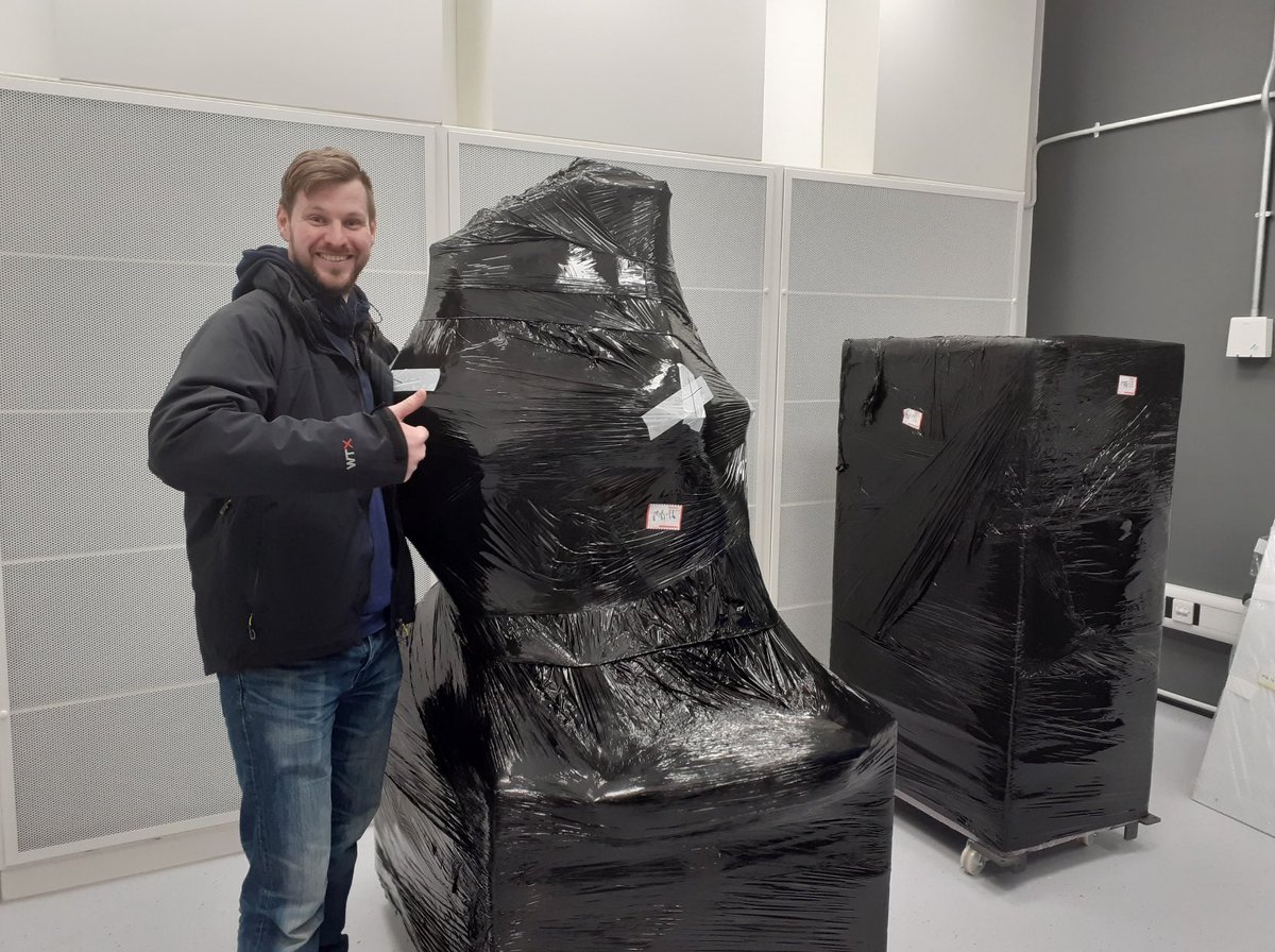 Leeds Electron Microscopy and Spectroscopy Centre tweet media