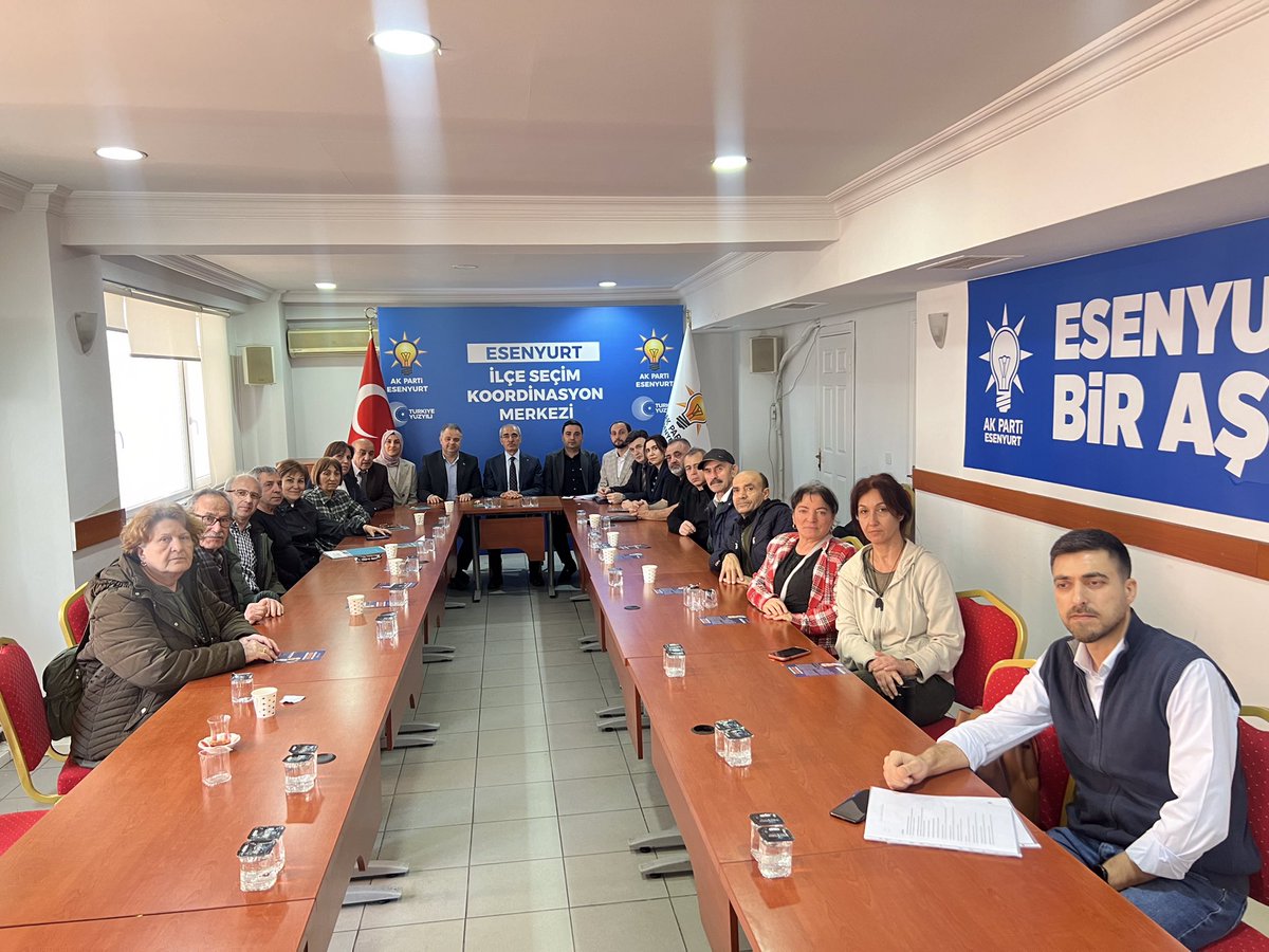 Konut mağdurları vatandaşlarımızı 'İlçe Seçim Koordinasyon Merkez'imizde ağırladık.

Konuştuk, anladık, dinledik, dertleştik.

İstek ve arzularını bizlerle paylaşan kıymetli komşularımıza kapımız her daim açık olacaktır.

#EsenyurttaÖncü
#Sadeceİstanbul
#GerçekBelediyecilik