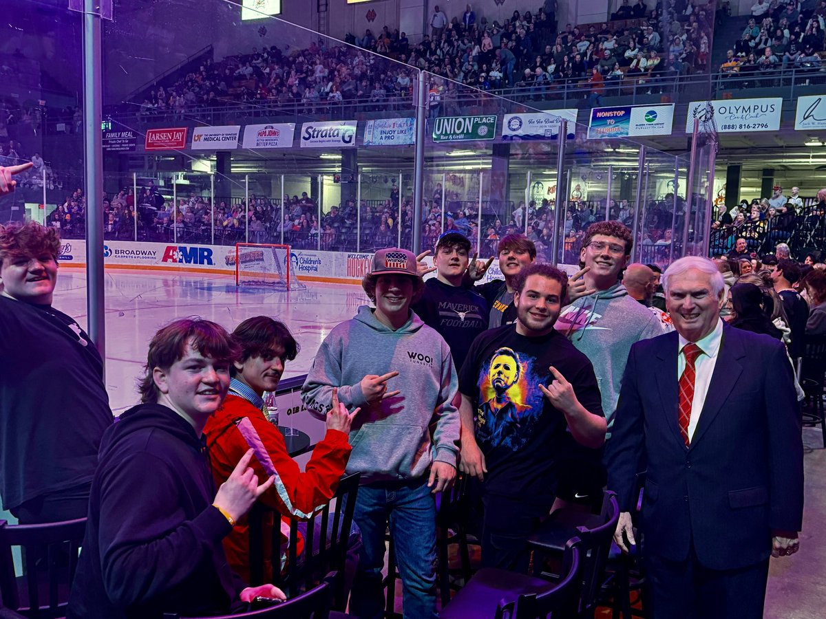 MaverickAD1's tweet photo. Fight Night @OebLaw for @ACMav4Life BIGS @icebears last night. #MAVERICKMA24DE #biGTime https://t.co/bSTKaY3dmW